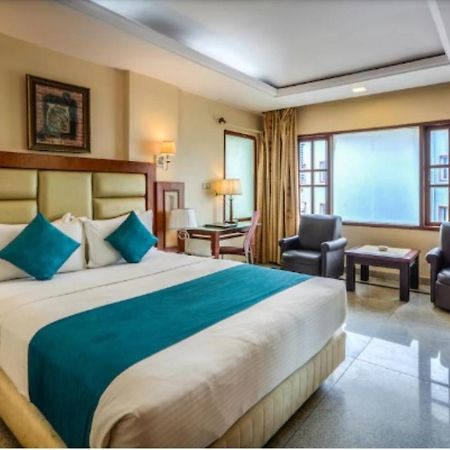 Golden Metro Hotel Bangalore Extérieur photo