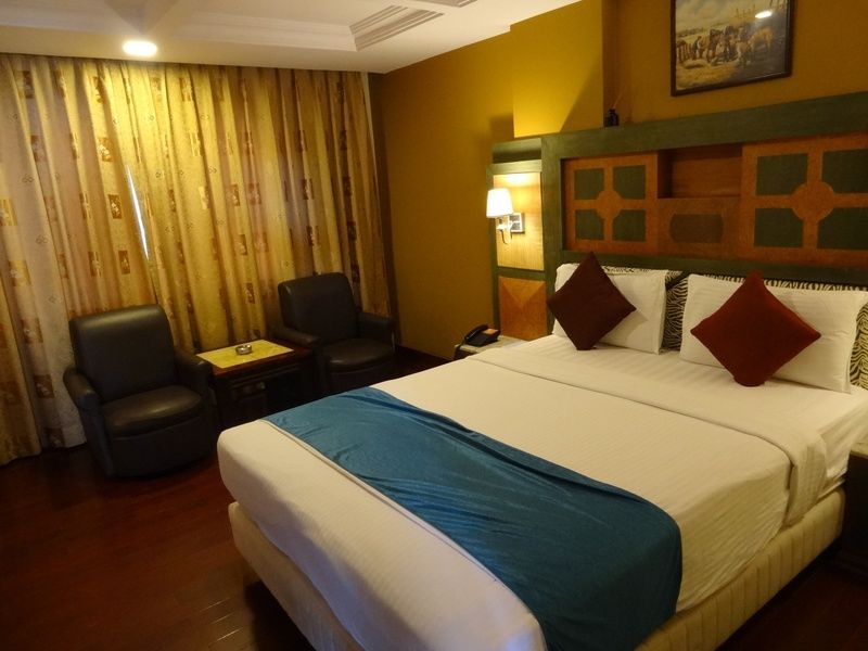 Golden Metro Hotel Bangalore Extérieur photo